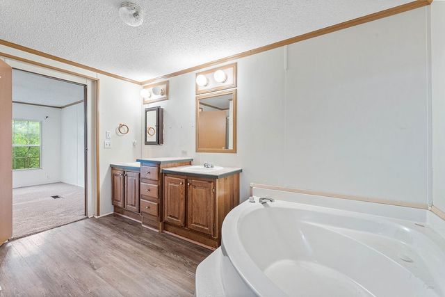 1225 SW Dallas Street, Gravette, AR 72736