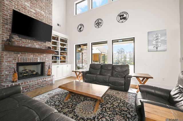 10118 La Hwy 421, St Francisville, LA 70775