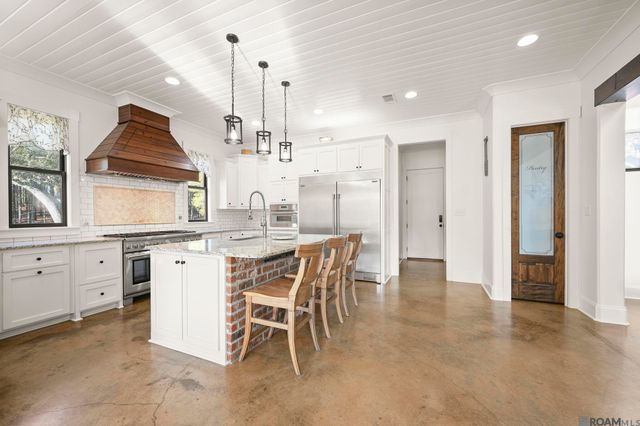 10118 La Hwy 421, St Francisville, LA 70775