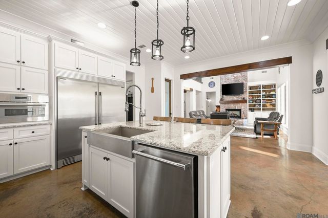 10118 La Hwy 421, St Francisville, LA 70775