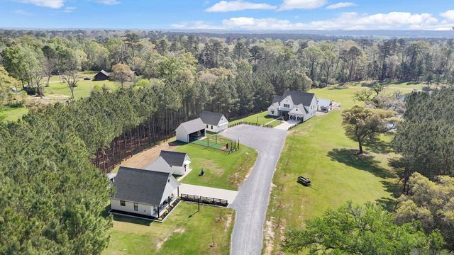 10118 La Hwy 421, St Francisville, LA 70775