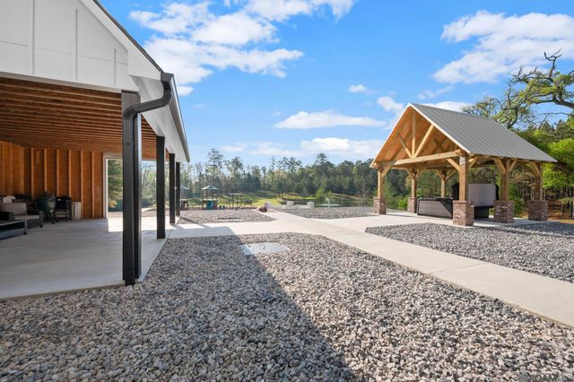 10118 La Hwy 421, St Francisville, LA 70775