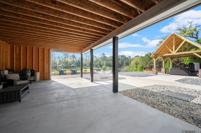 10118 La Hwy 421, St Francisville, LA 70775