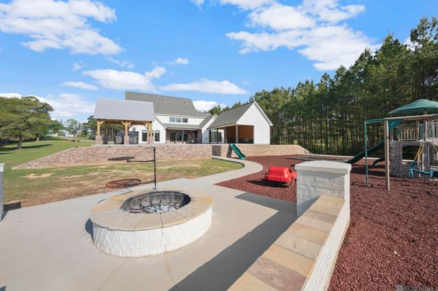 10118 La Hwy 421, St Francisville, LA 70775