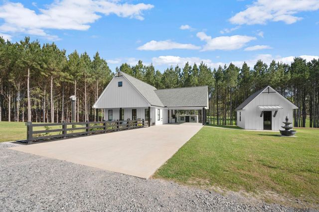 10118 La Hwy 421, St Francisville, LA 70775