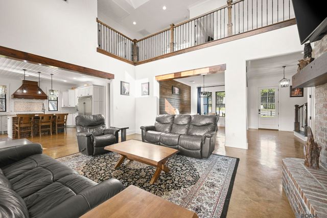 10118 La Hwy 421, St Francisville, LA 70775