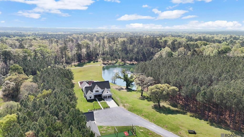 10118 La Hwy 421, St Francisville, LA 70775