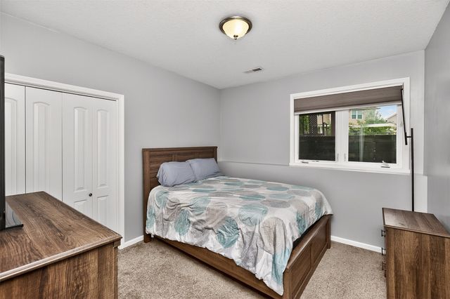 4209 127th Circle, Urbandale, IA 50323