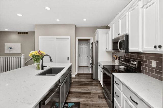 4209 127th Circle, Urbandale, IA 50323