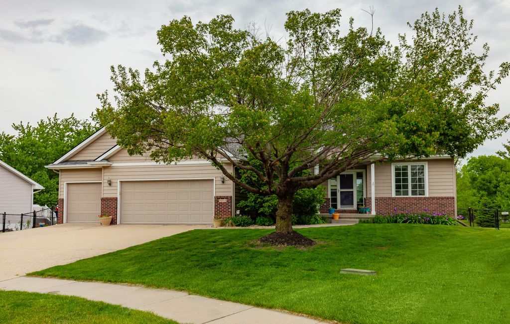 4209 127th Circle, Urbandale, IA 50323