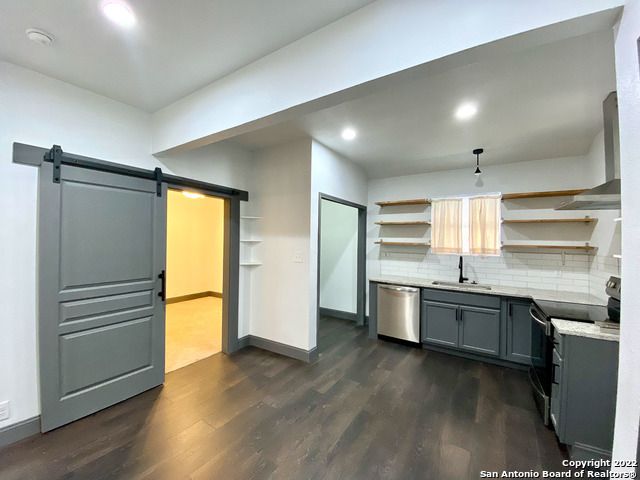 828 DAKOTA ST, San Antonio, TX 78203