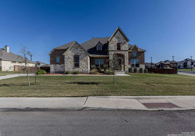 13015 Hunters Trace, St Hedwig, TX 78152