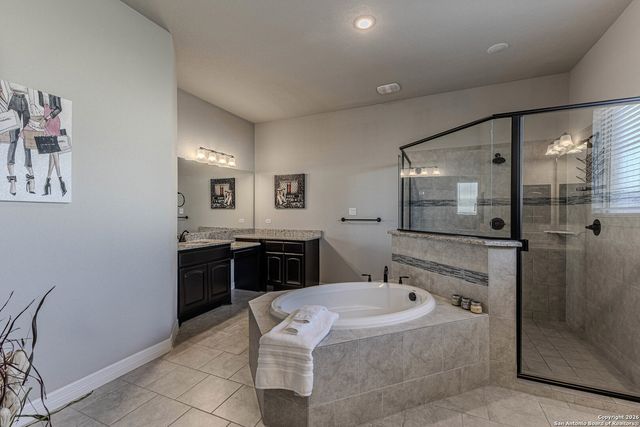 13015 Hunters Trace, St Hedwig, TX 78152