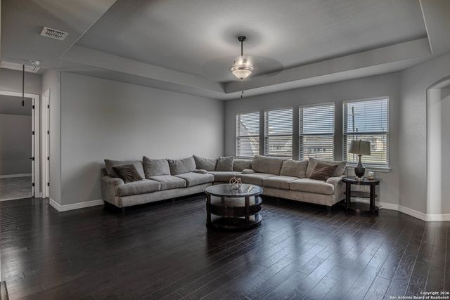 13015 Hunters Trace, St Hedwig, TX 78152