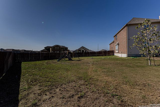 13015 Hunters Trace, St Hedwig, TX 78152