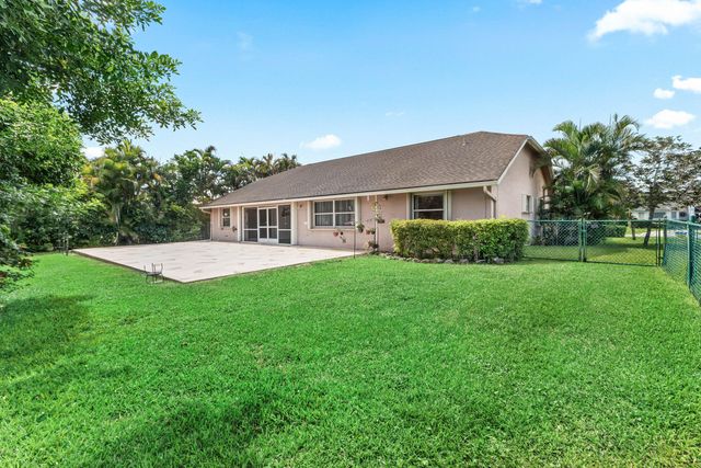 157 MONTEREY Way, Royal Palm Beach, FL 33411