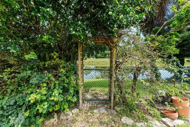 157 MONTEREY Way, Royal Palm Beach, FL 33411