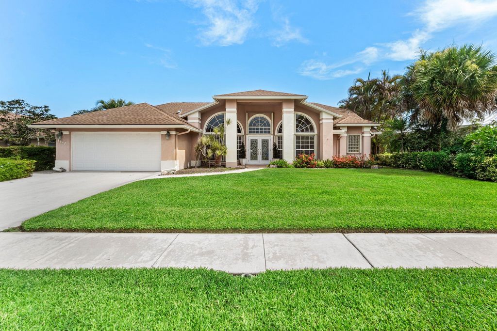 157 MONTEREY Way, Royal Palm Beach, FL 33411