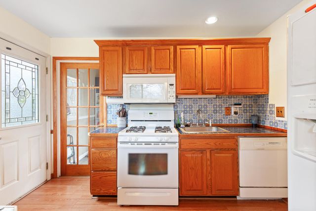 10905 Jackson Court, Van Buren Twp, MI 48111