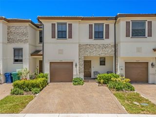 10111 SW 231st Ln, Miami, FL 33190