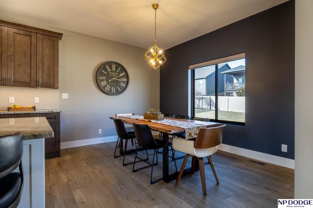 2740 South Creek Road, Lincoln, NE 68516