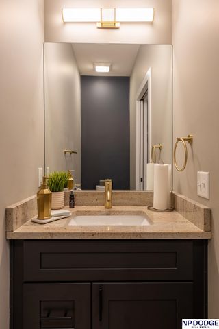 2740 South Creek Road, Lincoln, NE 68516