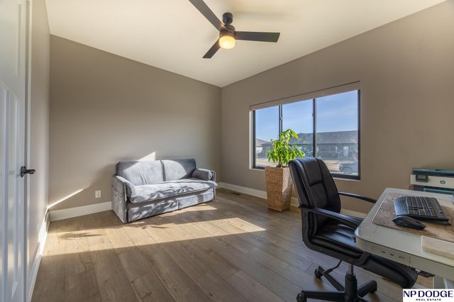 2740 South Creek Road, Lincoln, NE 68516