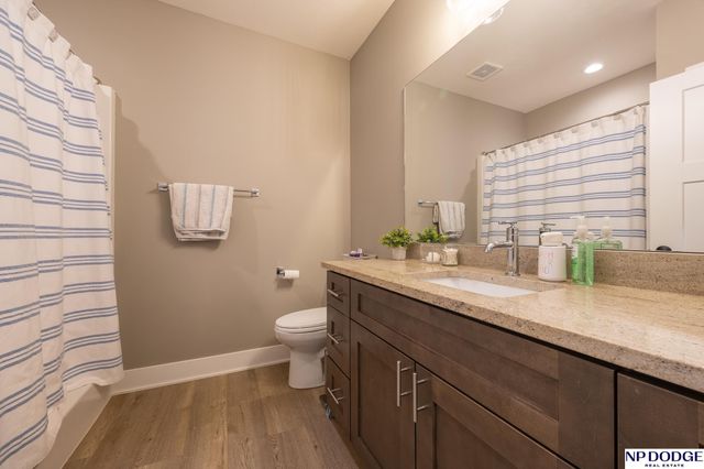 2740 South Creek Road, Lincoln, NE 68516