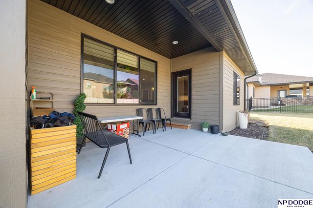 2740 South Creek Road, Lincoln, NE 68516