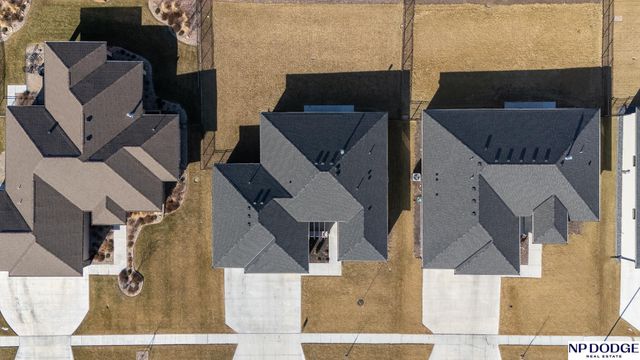 2740 South Creek Road, Lincoln, NE 68516