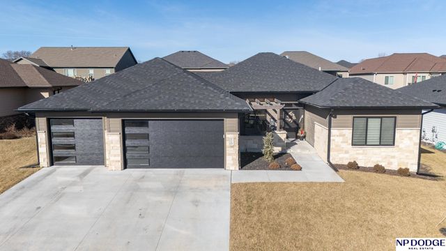2740 South Creek Road, Lincoln, NE 68516