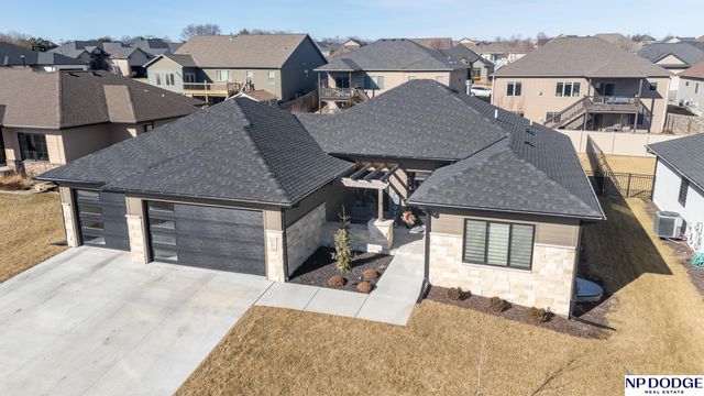 2740 South Creek Road, Lincoln, NE 68516
