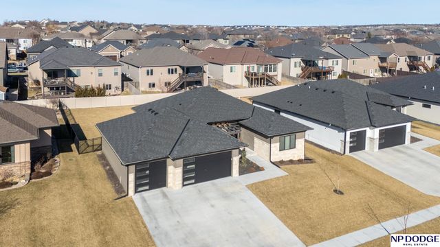 2740 South Creek Road, Lincoln, NE 68516