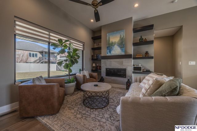 2740 South Creek Road, Lincoln, NE 68516