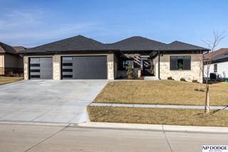 2740 South Creek Road, Lincoln, NE 68516