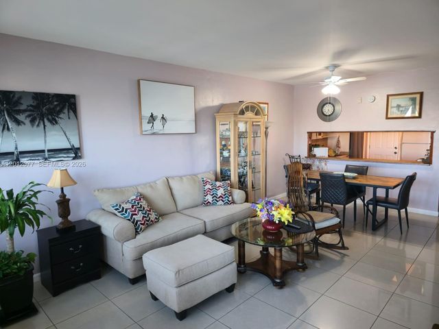 18707 NE 14th Avenue 727, Miami, FL 33179