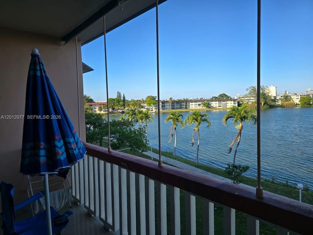 18707 NE 14th Avenue 727, Miami, FL 33179
