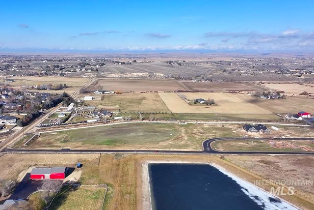 7932 Winter Horses Dr, Middleton, ID 83644