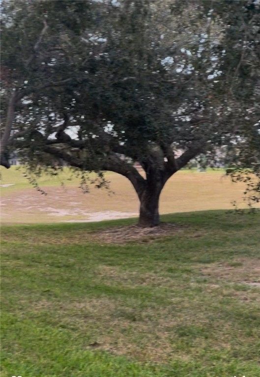 404 Cascades Dr, Rockport, TX 78382 — photo 3