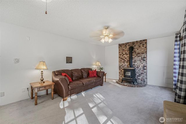 15255 206th Avenue SE, Renton, WA 98059