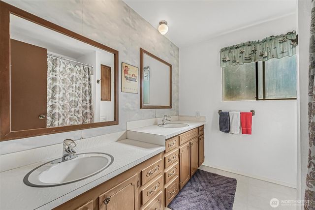 15255 206th Avenue SE, Renton, WA 98059
