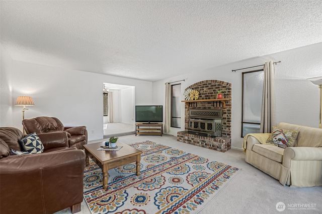 15255 206th Avenue SE, Renton, WA 98059