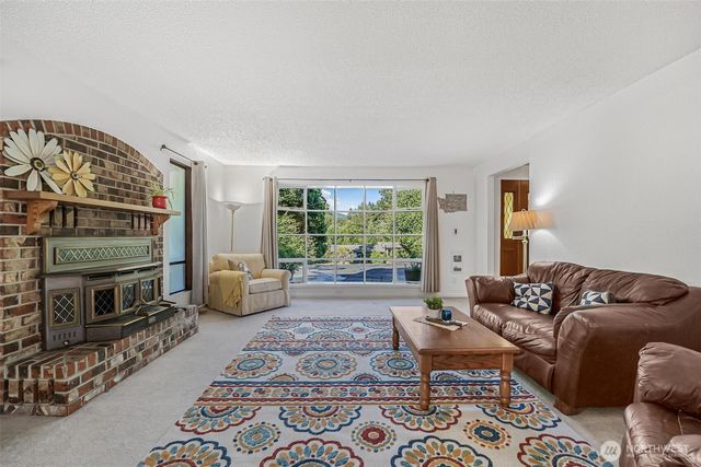 15255 206th Avenue SE, Renton, WA 98059