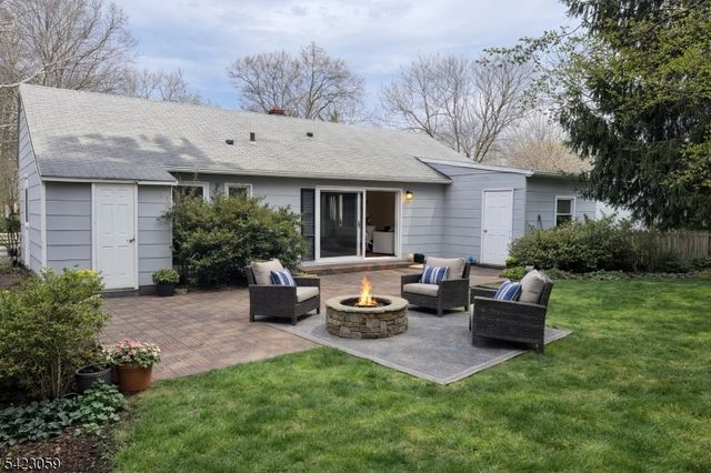 3 Spalding Dr, Livingston Twp., NJ 07039