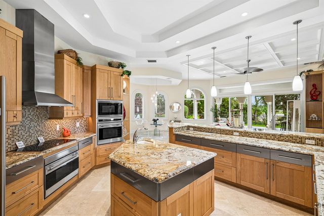 4304 Saint Andrews Drive, Boynton Beach, FL 33436