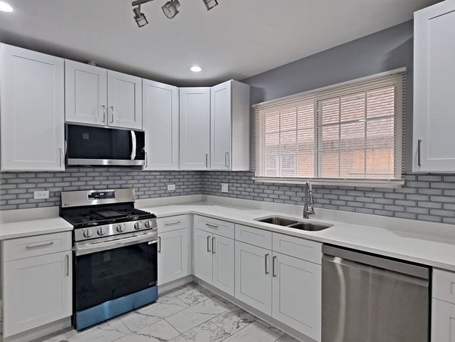 410 S 2nd Avenue, Maywood, IL 60153
