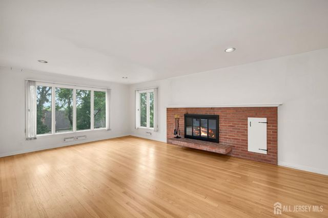 1 Wakefield Lane, Piscataway, NJ 08854
