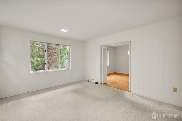 1 Wakefield Lane, Piscataway, NJ 08854