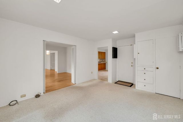 1 Wakefield Lane, Piscataway, NJ 08854