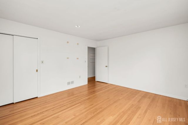 1 Wakefield Lane, Piscataway, NJ 08854